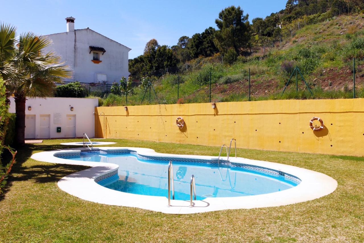 3 Bedroom Townhouse Benahavis Village 外观 照片